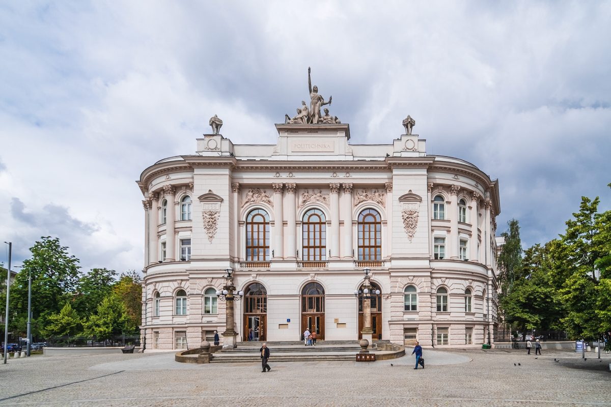 Warsaw University of Technology: Pilar Inovasi Teknologi di Polandia